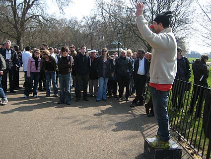 Hyde Park by Lia Bar-Or - Illustrated by Lia Bar-Or and Maya Weber - Ourboox.com