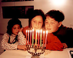 החנוכייה של אור by dandan - Illustrated by ירדן נאור - Ourboox.com