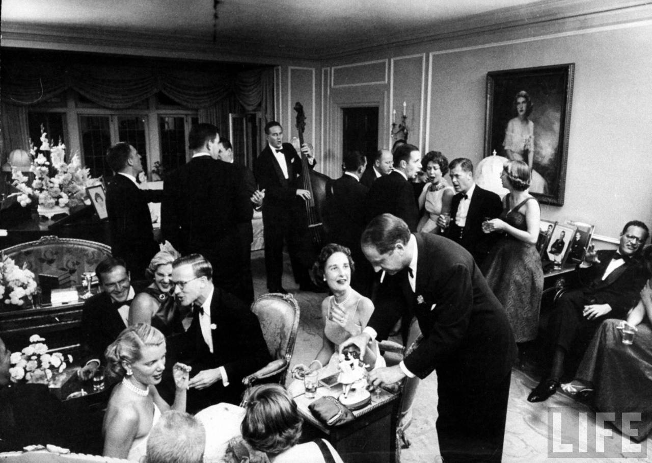 Mr. Know All by Roei Ben Ephraim - Ourboox.com