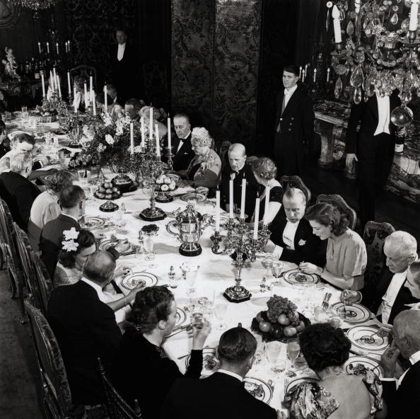 Mr. Know All by Roei Ben Ephraim - Ourboox.com