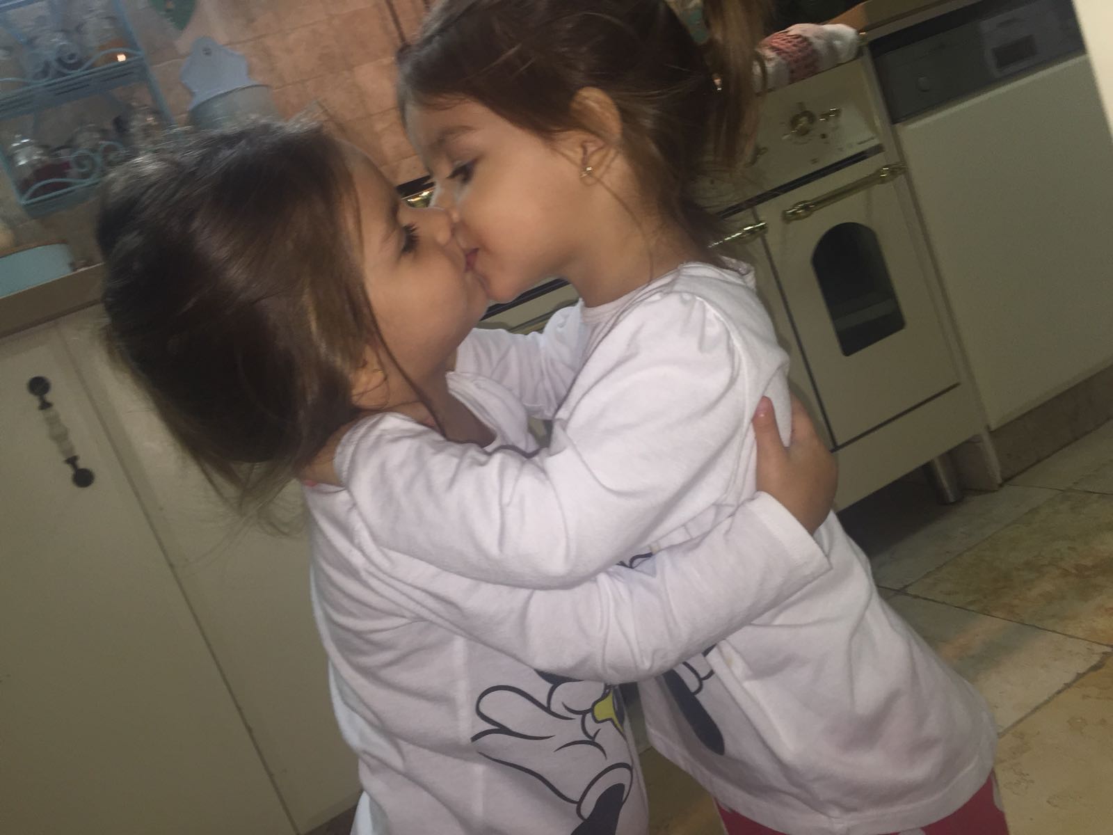 Roni & Gili by sara amar - Ourboox.com