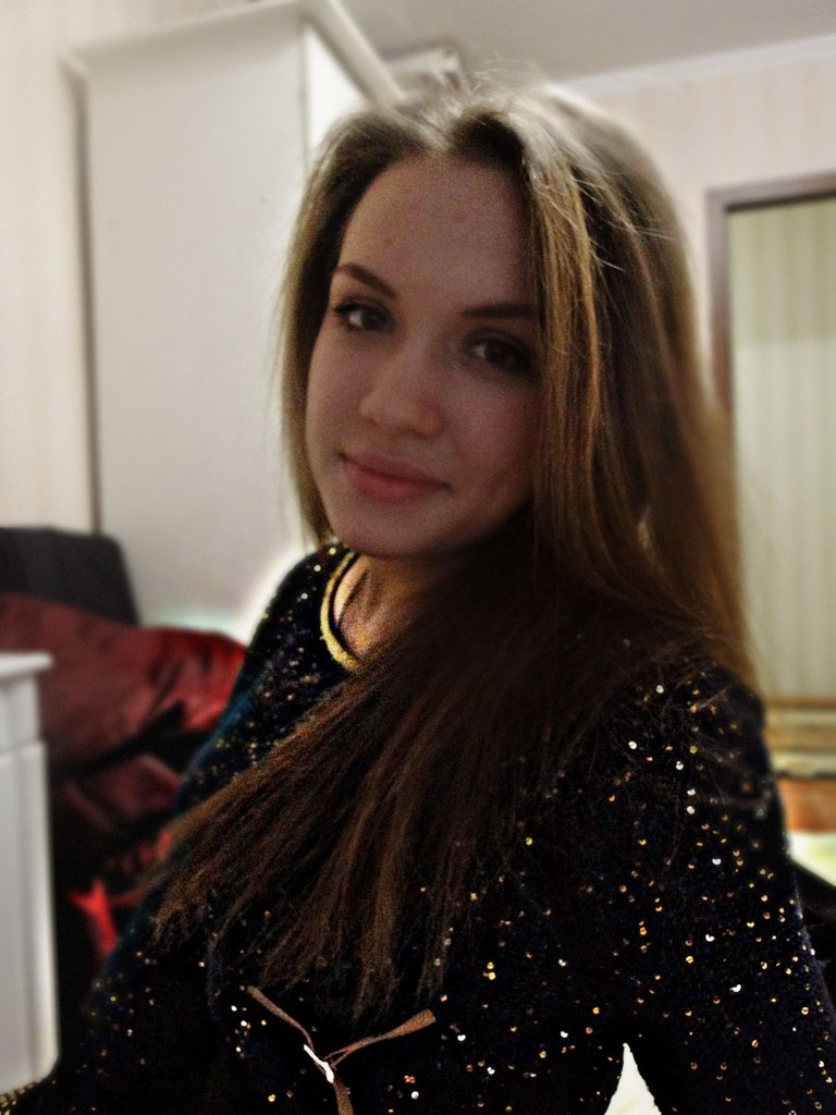 Большак Єлизавета Андріївна , 1999 року нарождення. Народилась у місті Новомосковськ, Дніпропетровської області. Навчається в Київському Університеті імені Бориса Грінченка. Зараз закінчує 2 курс Педігогічного Інституту за спеціальністю Дошкільна освіта. Має захоплення - гра на музичних інструментах, таких як бандура, гітара, фортепіано.