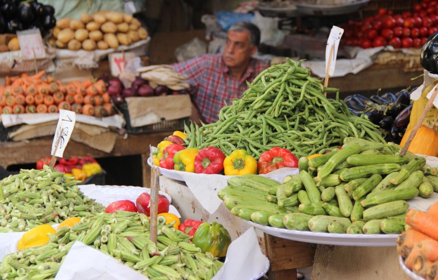 البائع الامين by mayaer herbawee - Ourboox.com