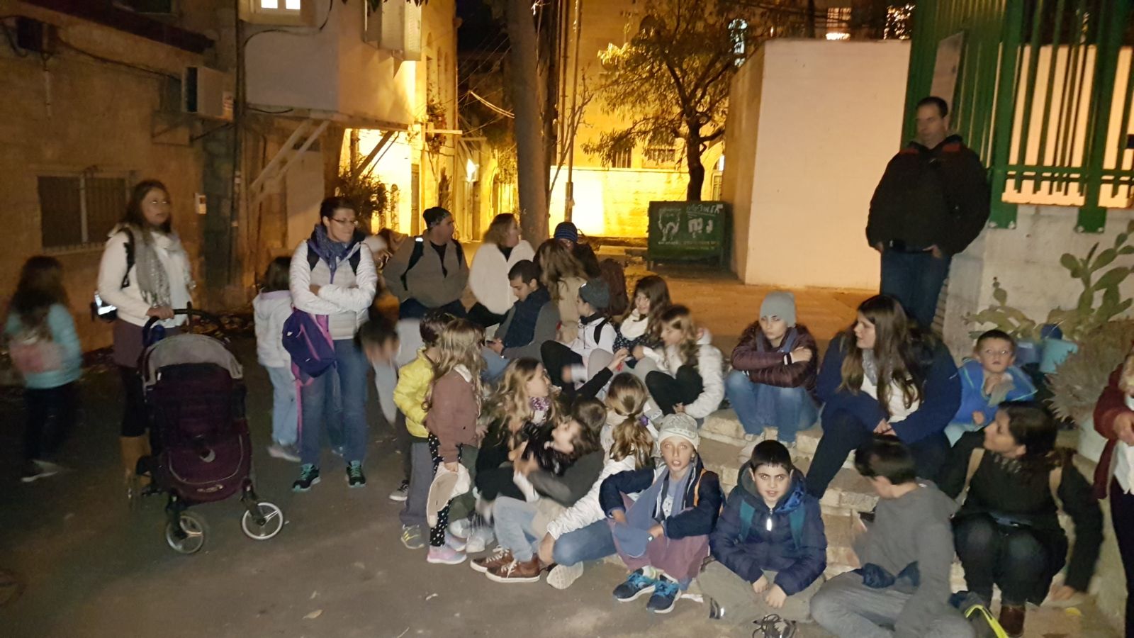 סיור חנוכה by maayan - Illustrated by מעין דותן - Ourboox.com