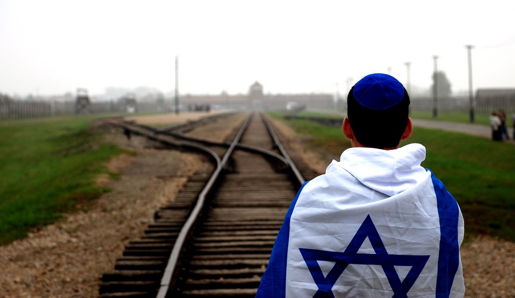 המסע לפולין – שכבת י”א – מחזור ל”ב by tals - Illustrated by סגל בית הספר ע"ש אריק אינשטיין  - Ourboox.com