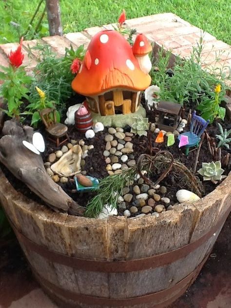 Fairy Gardens – גינות מיניאטוריות במיכלים ועציצים by Micki Heller - Ourboox.com