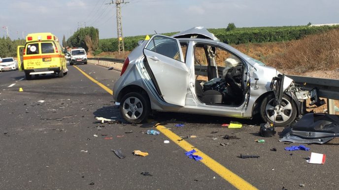 בטיחות בדרכים by belal abo essa - Ourboox.com