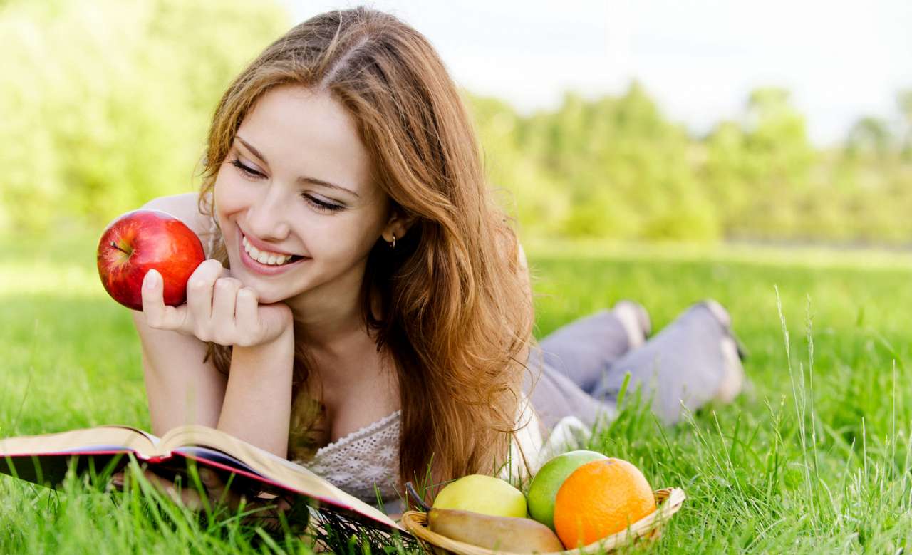 Таке цікове життя by Mukolaenko Maryna - Illustrated by 66 цікавих фактів про людину - Ourboox.com