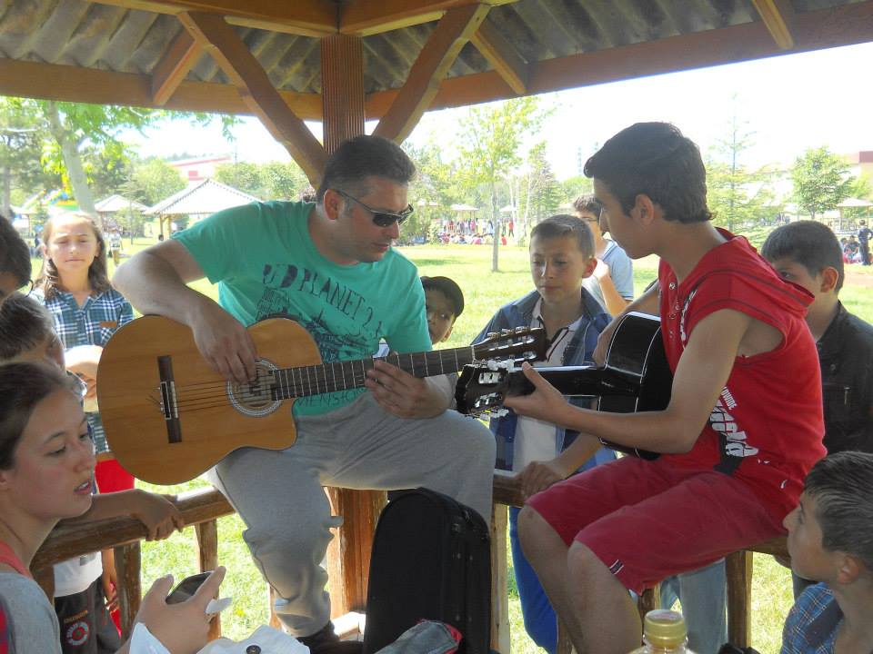 Öğrencilerim İçin Nasıl Dayak Yedim¿ by ONUR ORTAKCI - Illustrated by Onur ORTAKCI - Ourboox.com