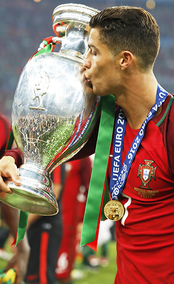 Cristiano Ronaldo by share - Ourboox.com