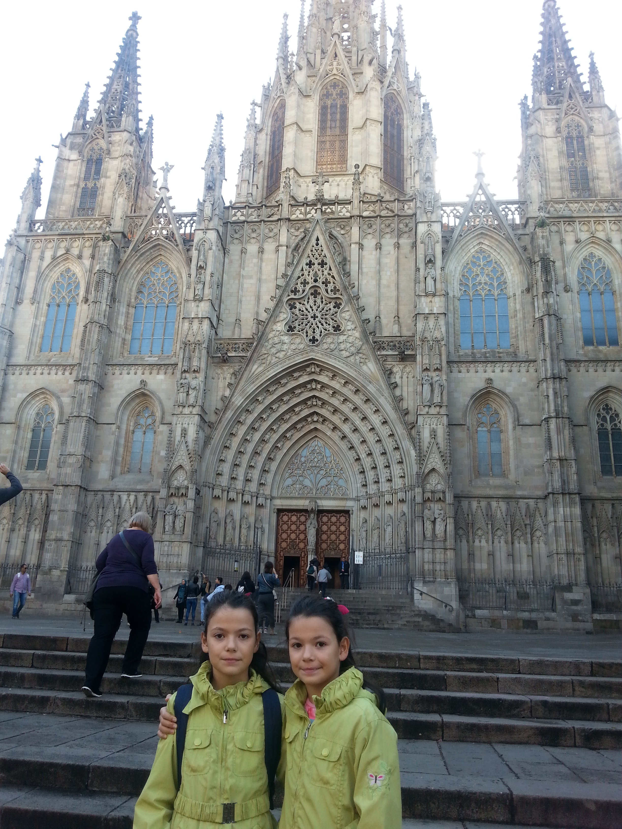 Католическите и православни църкви през Средновековието by SteliIvi - Ourboox.com