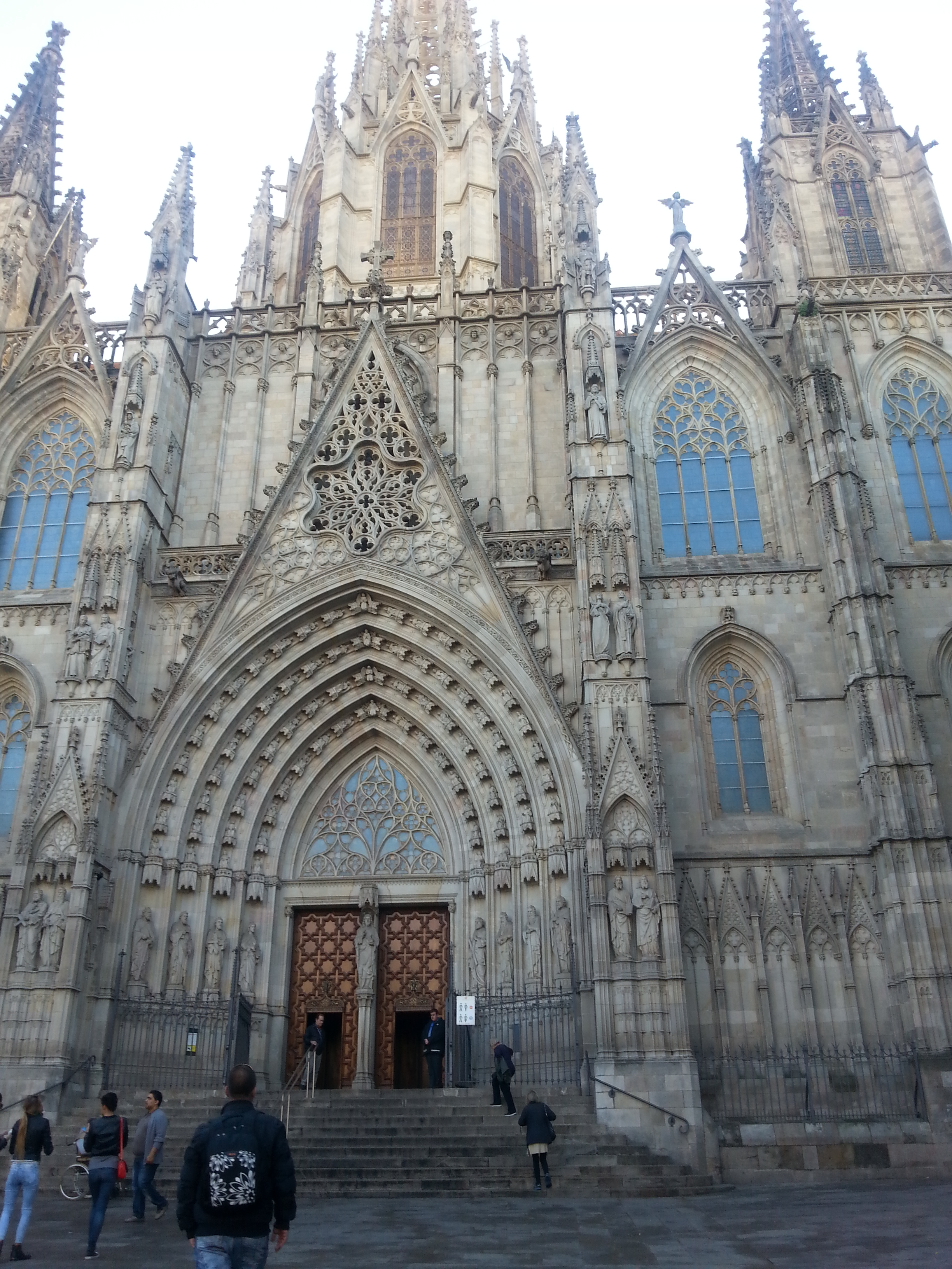 Католическите и православни църкви през Средновековието by SteliIvi - Ourboox.com