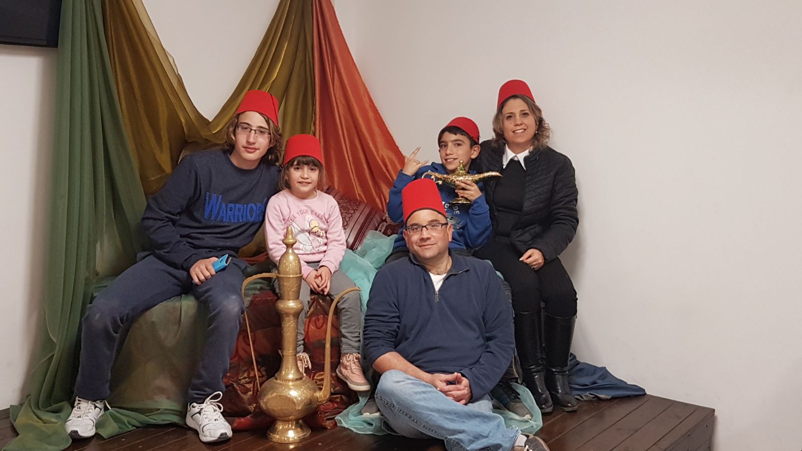 من انا (מי אני) עבודה בערבית ח4 יובל דגן by yuval dagan - Ourboox.com