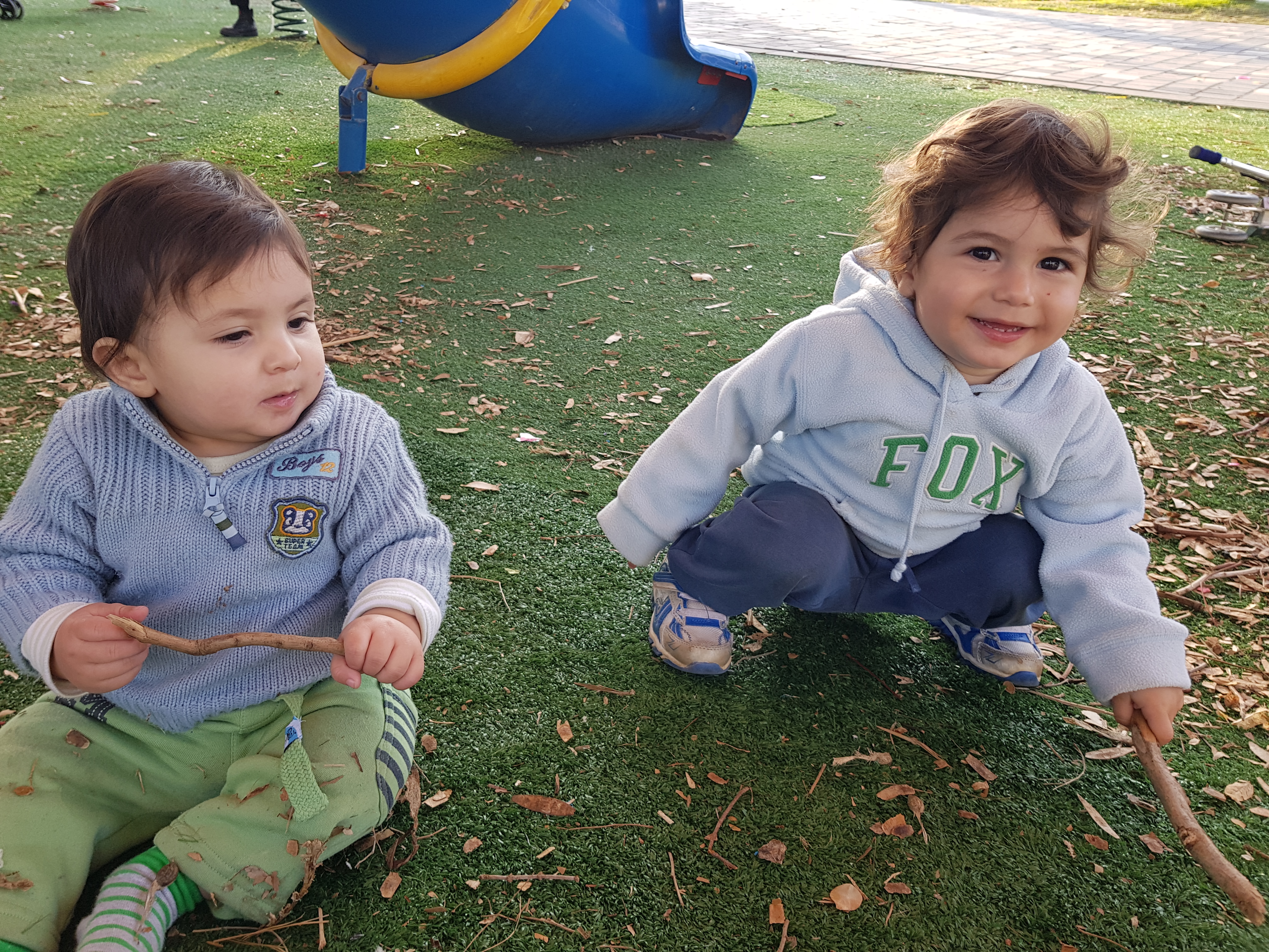 משחקים בגן השעשועים by ruth tra - Ourboox.com