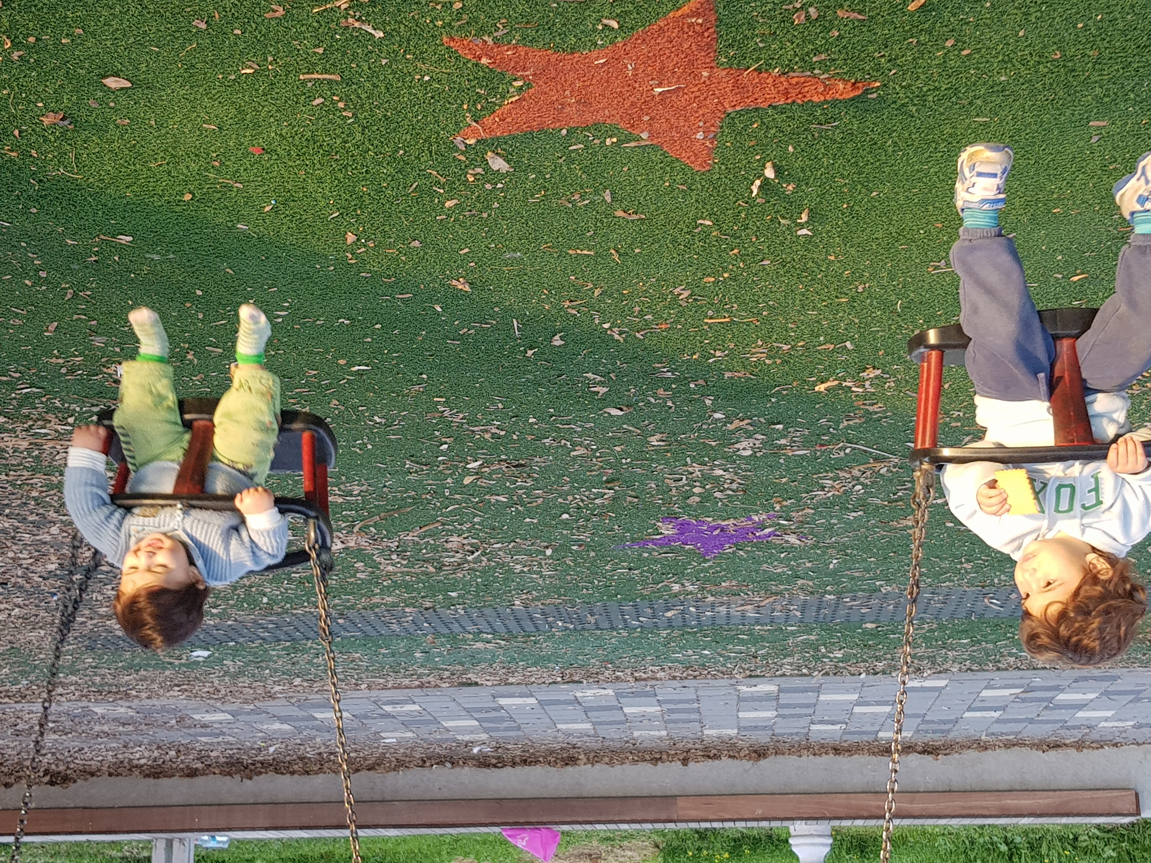 משחקים בגן השעשועים by ruth tra - Ourboox.com