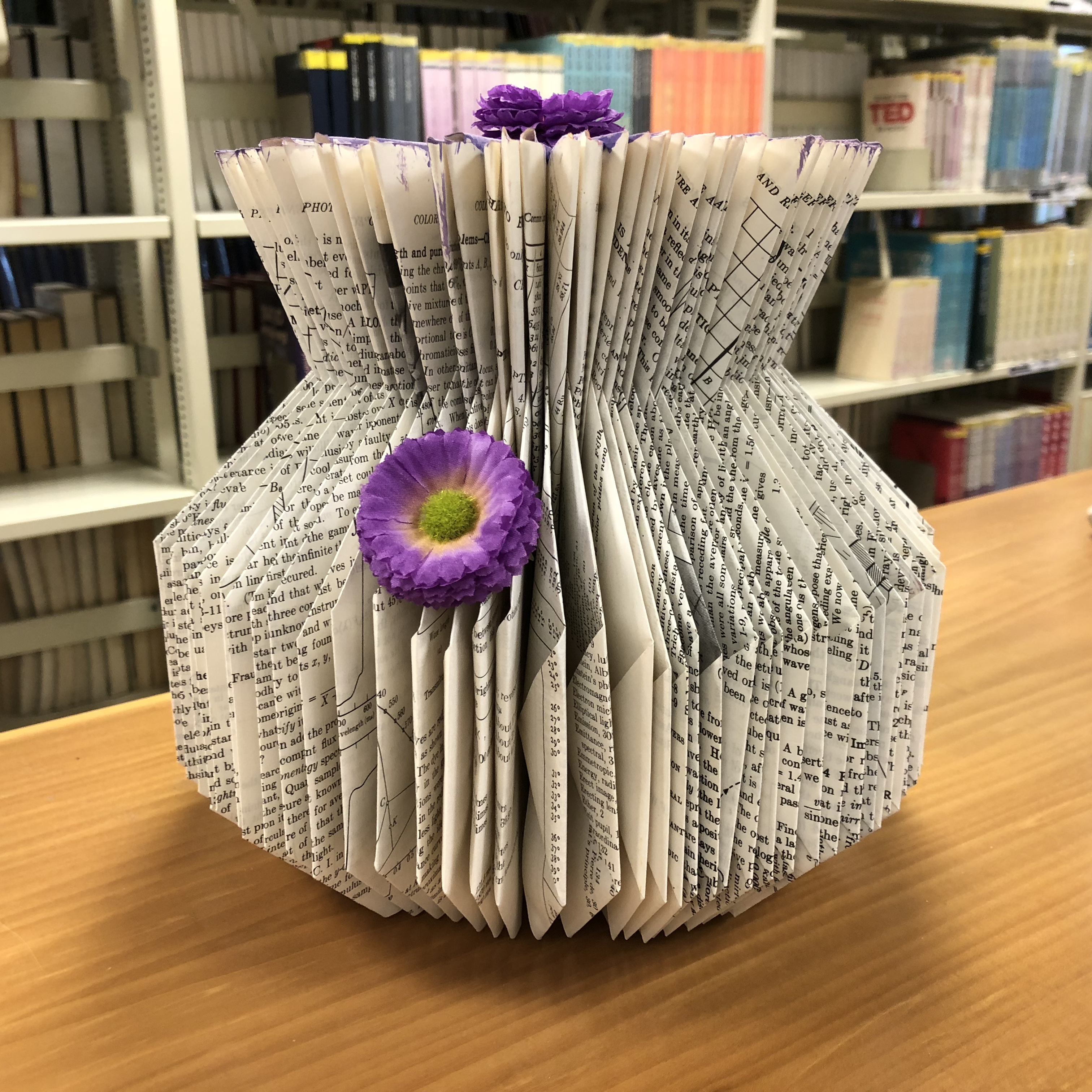 A Visit to the Library at HIT – With Michal Chill by Mel Rosenberg - מל רוזנברג - Ourboox.com