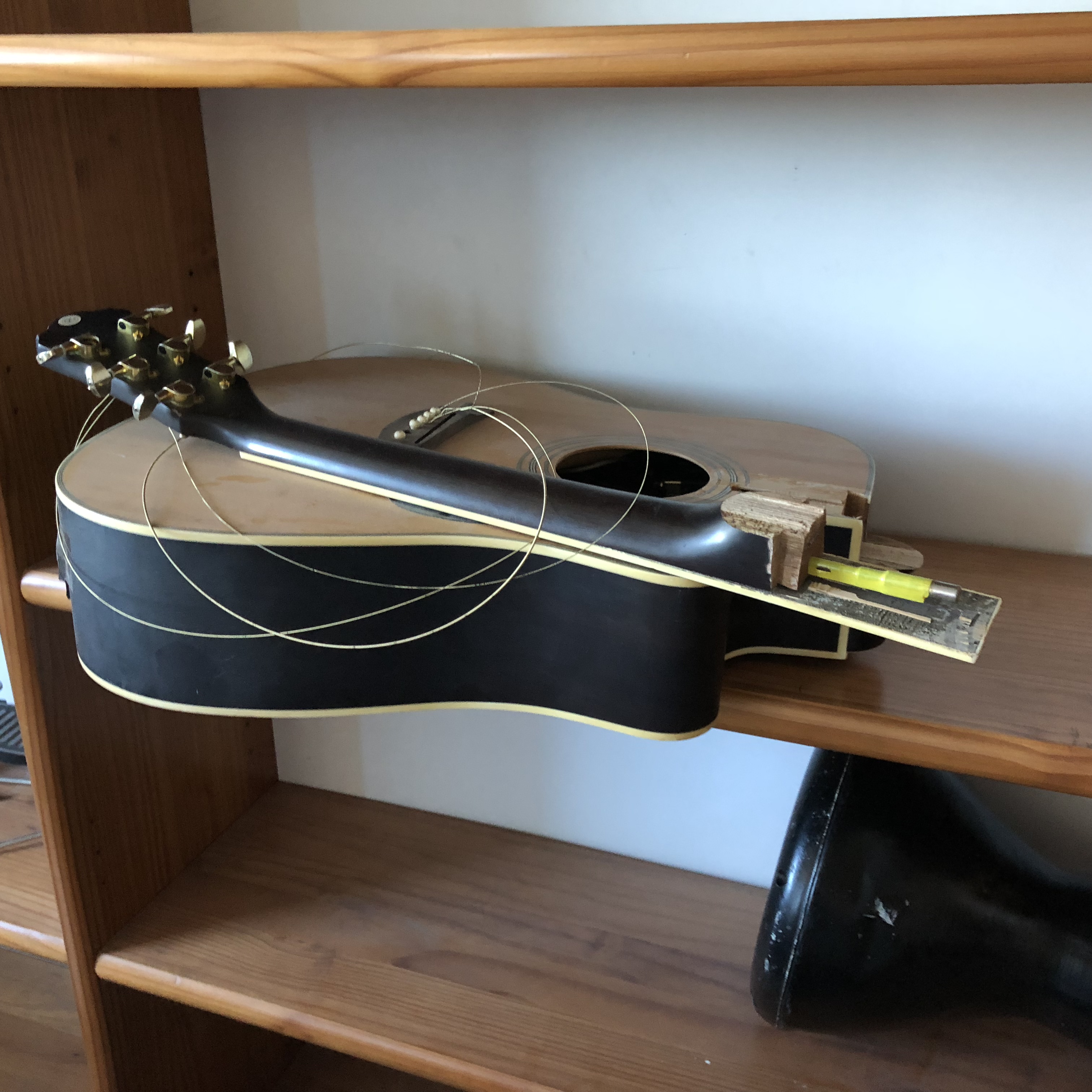 A Visit to the Library at HIT – With Michal Chill by Mel Rosenberg - מל רוזנברג - Ourboox.com