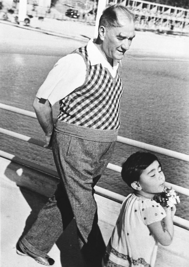 ŞİRİNEVLER MEHMET ŞEN İLKOKULU 1-E SINIFI ONUN İZİNDE ŞİİR KİTABI by NURPER GÖÇEN - Ourboox.com