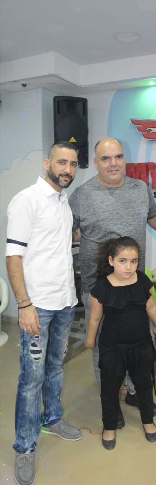 מילים קטנות לאנשים גדולים by Esmaeel Hawa - Illustrated by Esmaeel Hawa - Ourboox.com