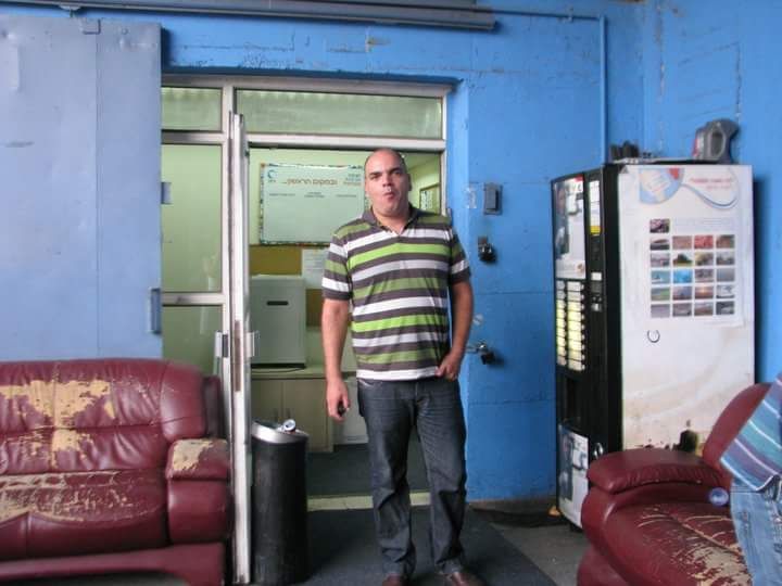 מילים קטנות לאנשים גדולים by Esmaeel Hawa - Illustrated by Esmaeel Hawa - Ourboox.com