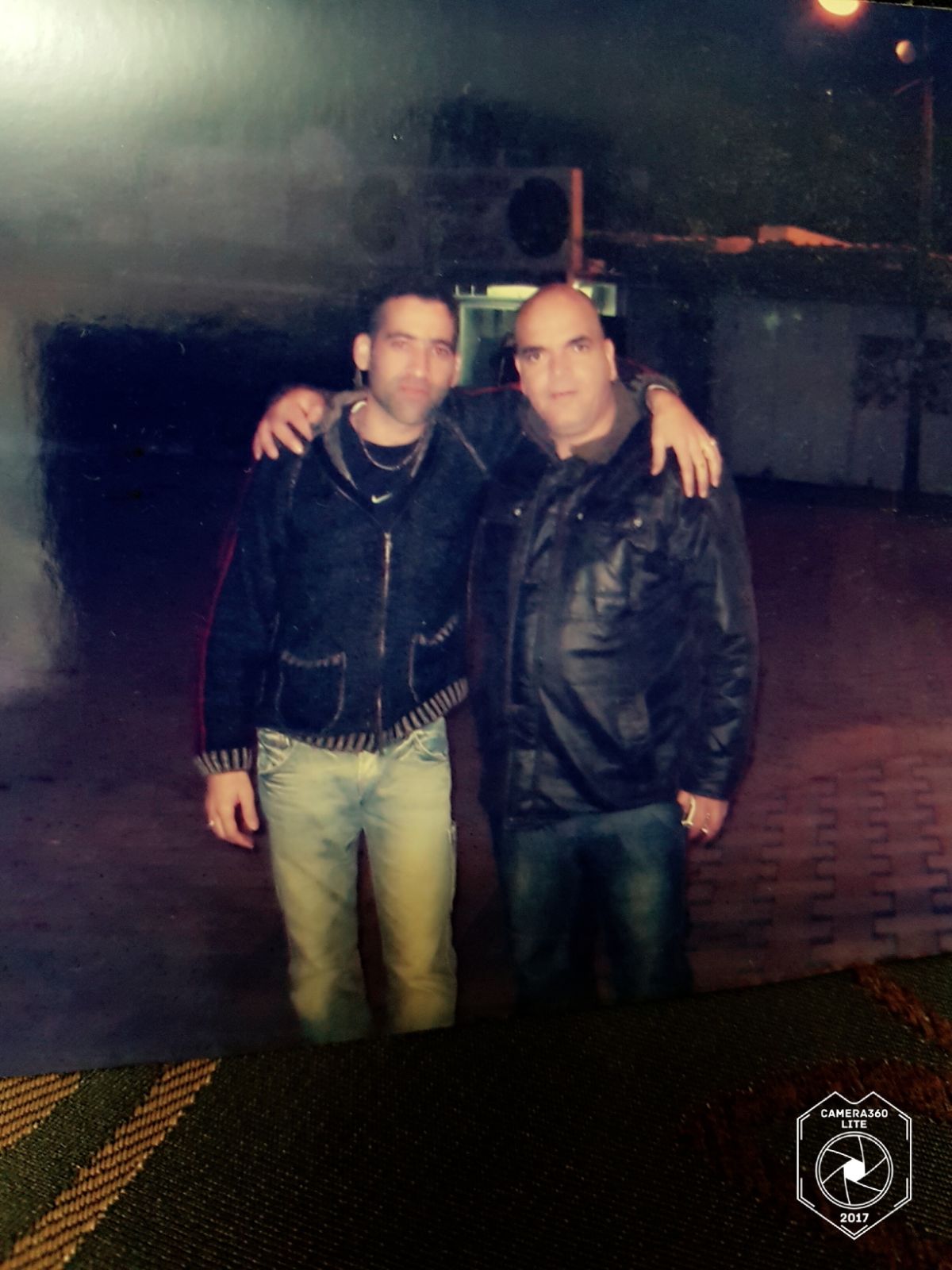 מילים קטנות לאנשים גדולים by Esmaeel Hawa - Illustrated by Esmaeel Hawa - Ourboox.com