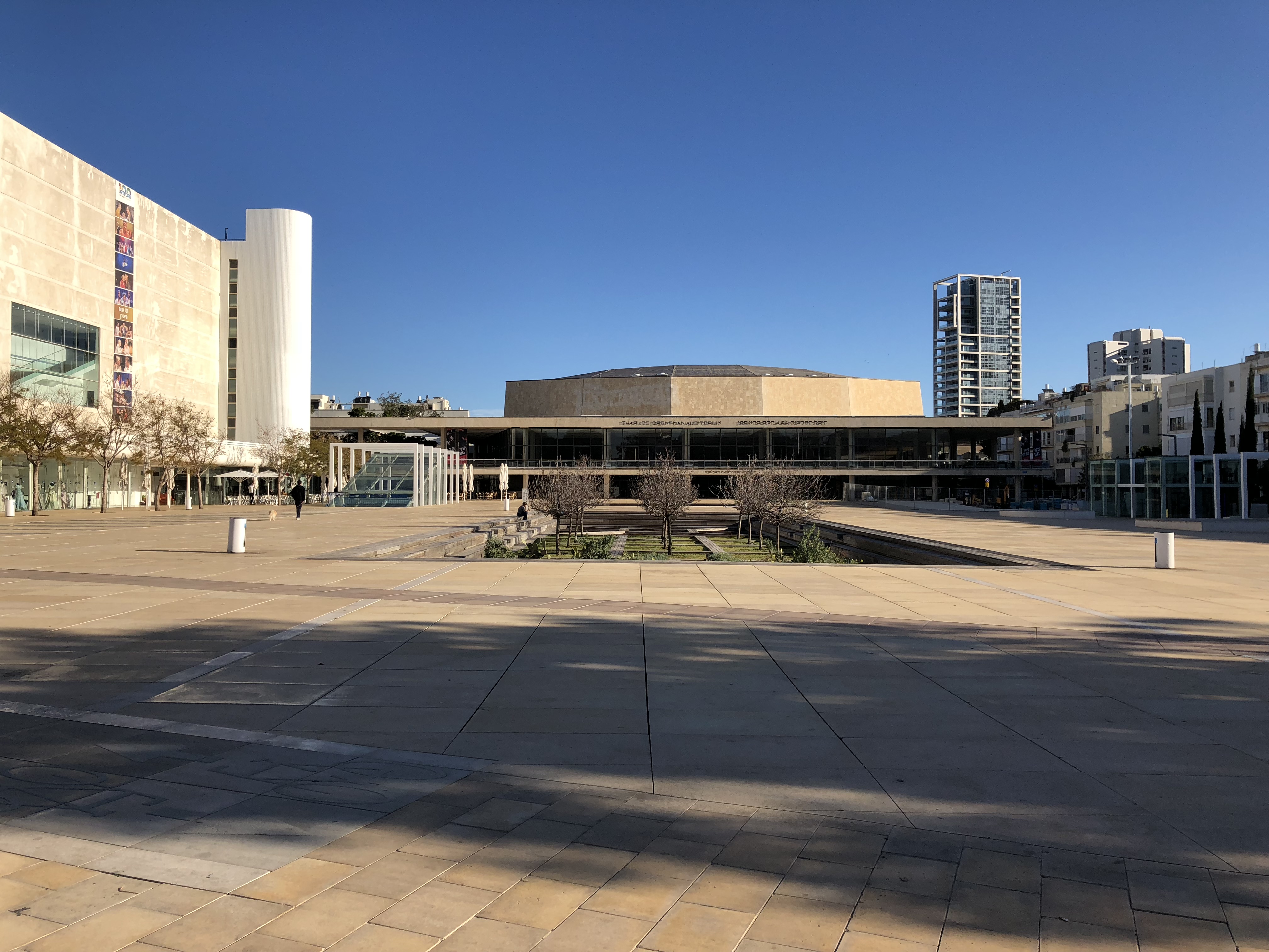 Living in the Present, with Caterina Preti by Mel Rosenberg - מל רוזנברג - Ourboox.com