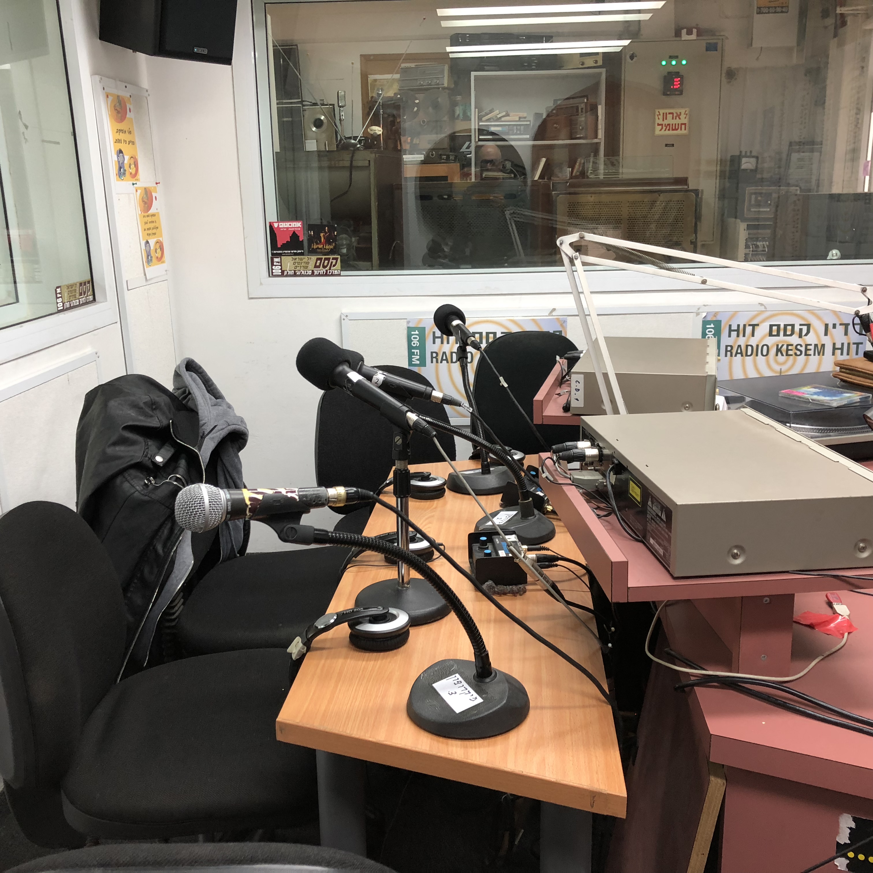 Old Vintage Radios by Mel Rosenberg - מל רוזנברג - Ourboox.com