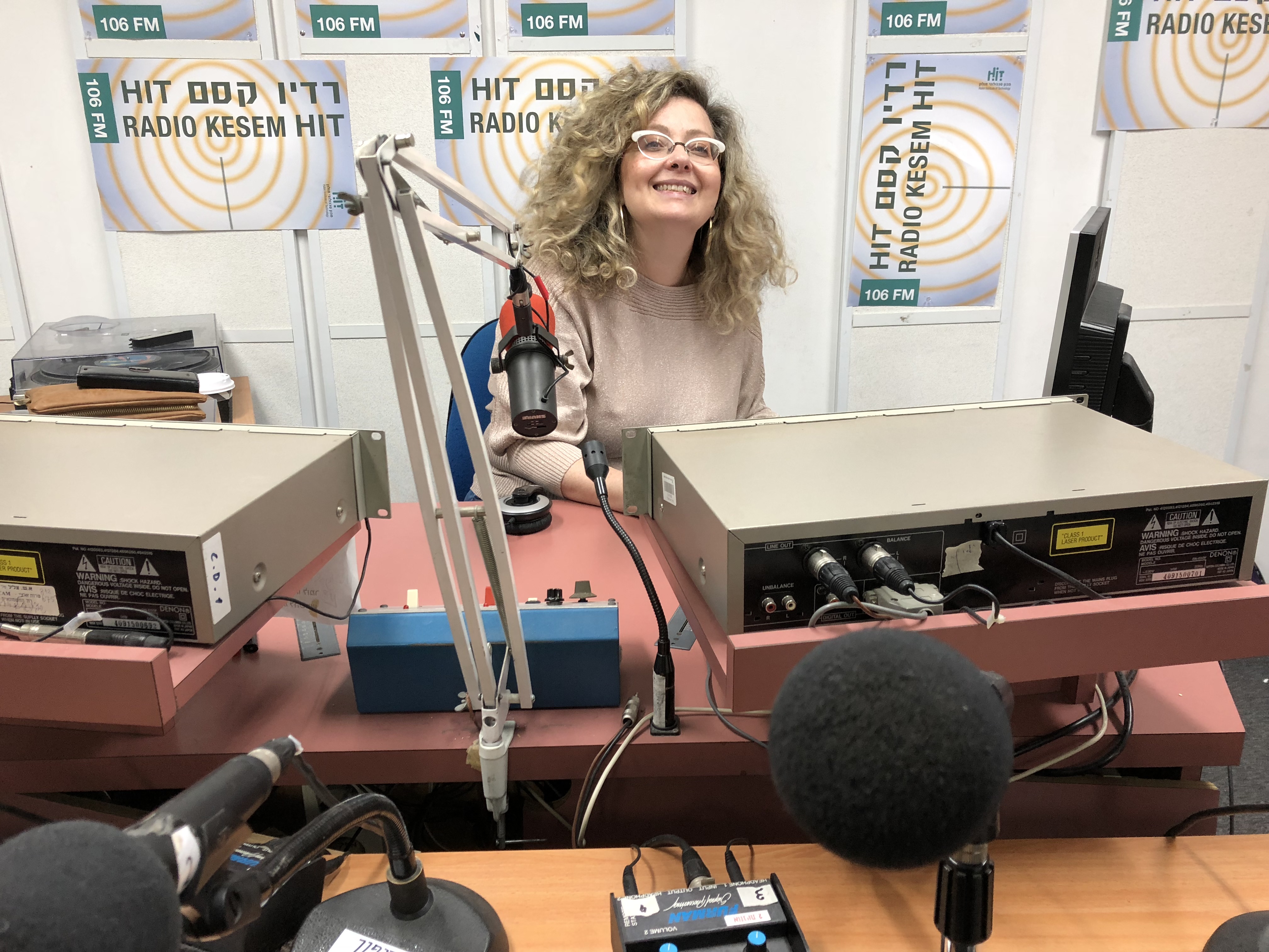 Old Vintage Radios by Mel Rosenberg - מל רוזנברג - Ourboox.com