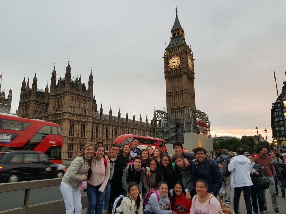 Title by Facu Snopek - Ourboox.com