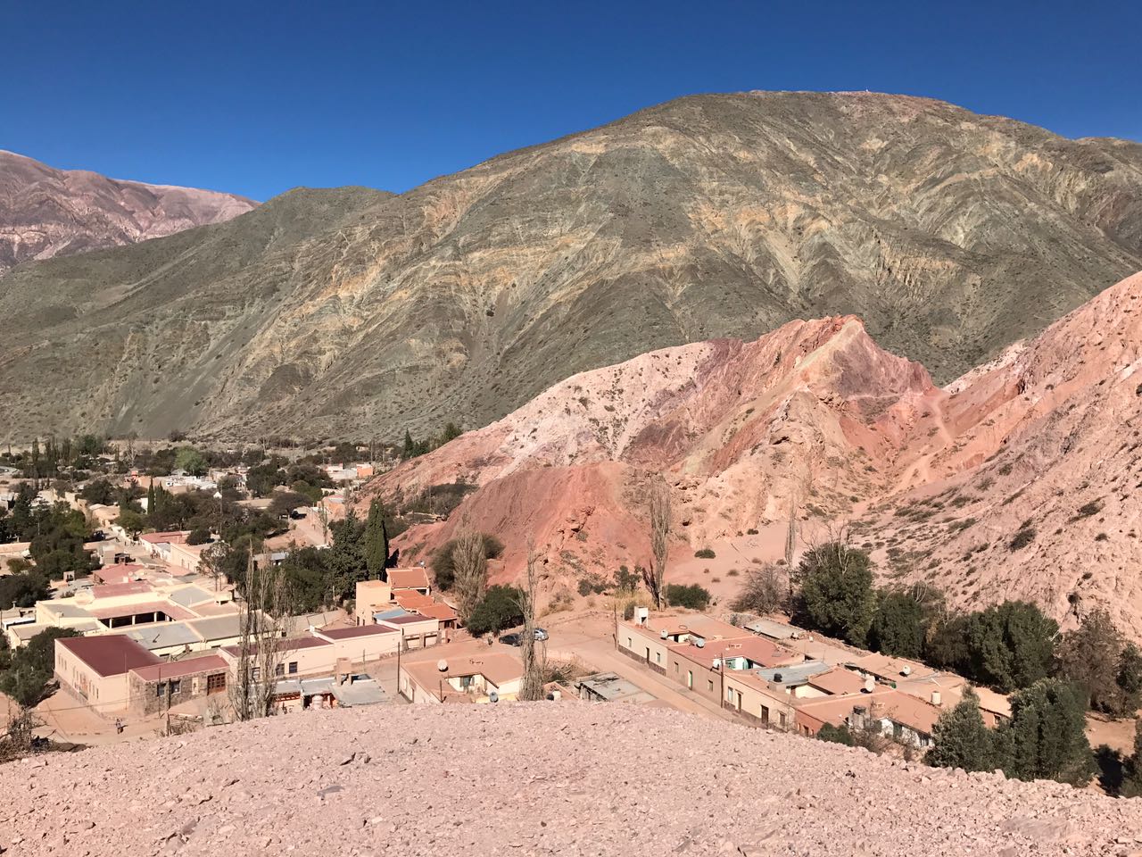 Title by Facu Snopek - Ourboox.com