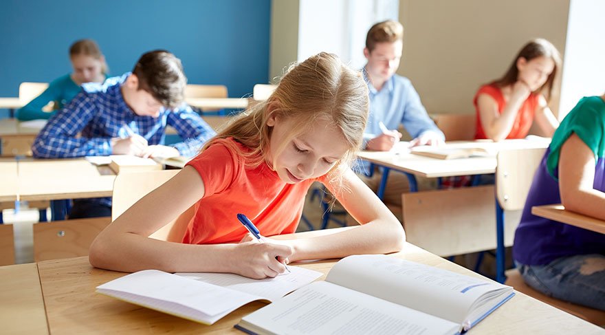 Aylin’in okul macerası by eda karaağaç - Ourboox.com