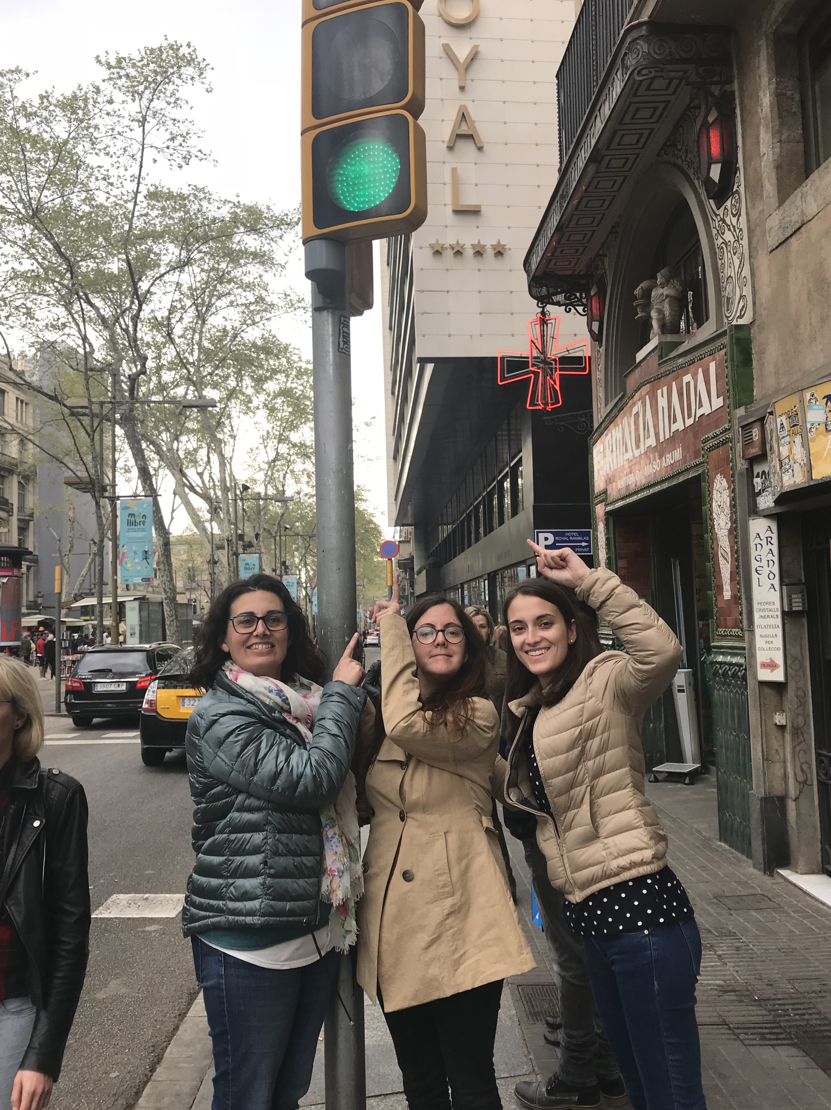 COLOURS ON THE STREET by Lights team - Ourboox.com