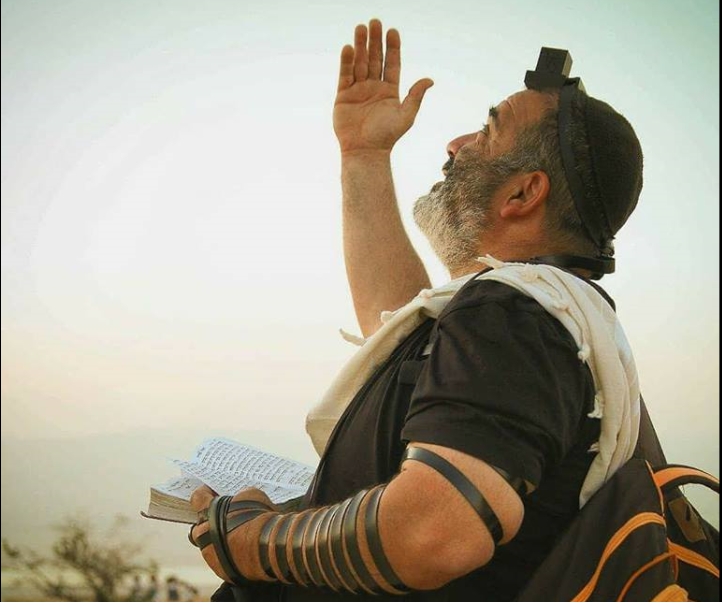 תמונות מזווית העדשה by batel vaknin - Illustrated by בת-אל וקנין, מיטל מזל, אורלי לביא וסטפני לוגסי - Ourboox.com