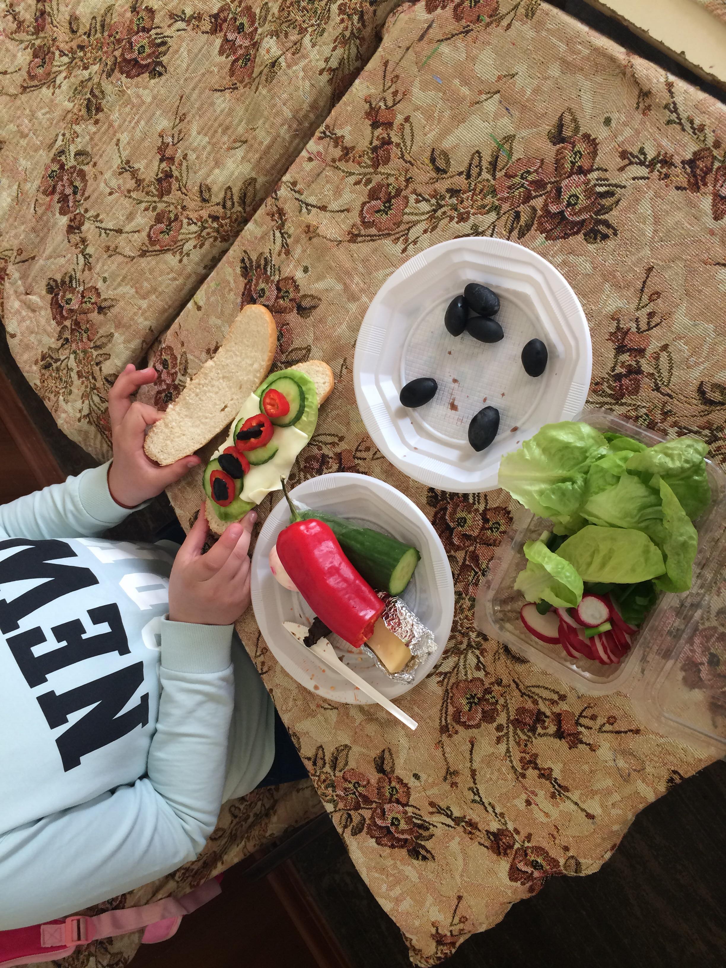 HEALTHY LOCAL SANDWICHES DAY by Pătru Lucian-Cătălin - Ourboox.com