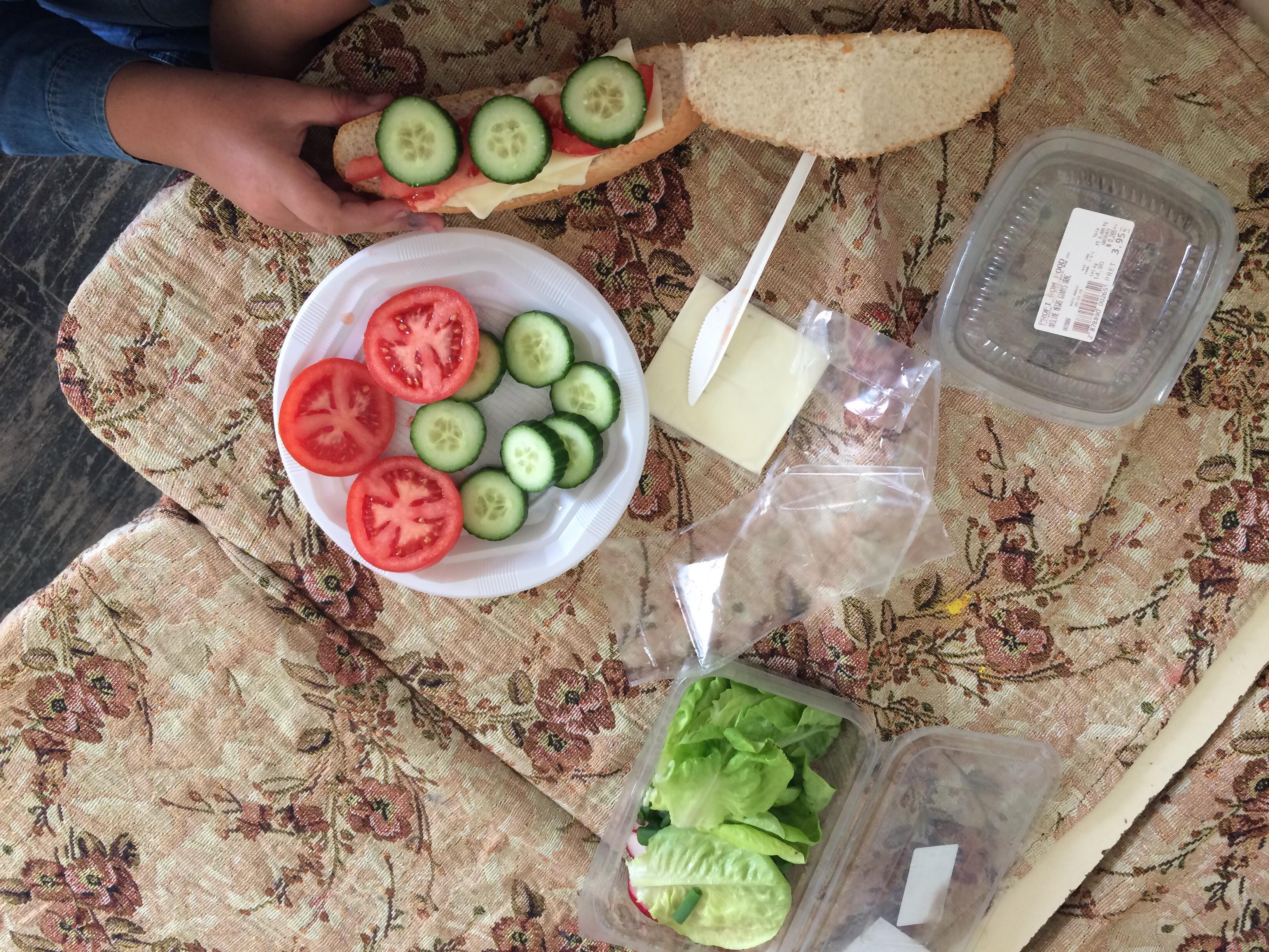 HEALTHY LOCAL SANDWICHES DAY by Pătru Lucian-Cătălin - Ourboox.com