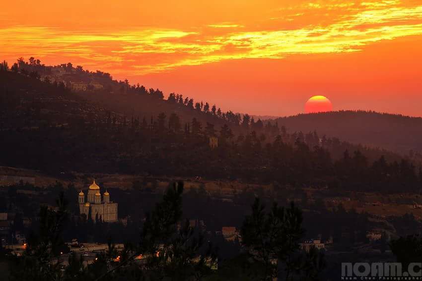 مشهد رائع لغروب الشمس من قرية عين كارم المهجرة غرب القدس الشريف