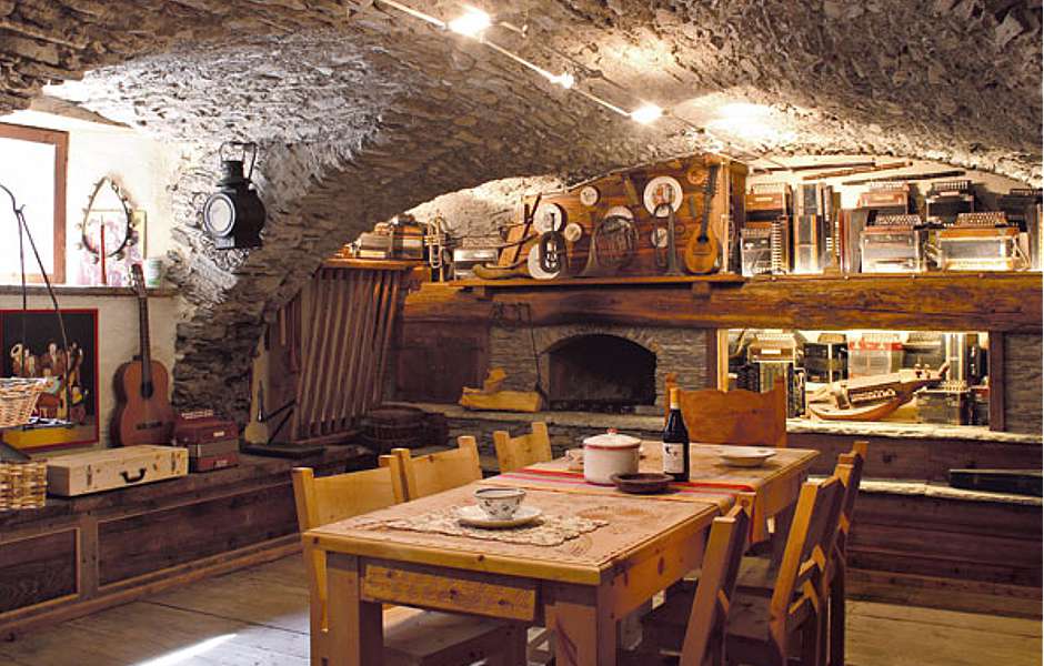 the drunk cat by mOnsef matteo riccardo - Ourboox.com