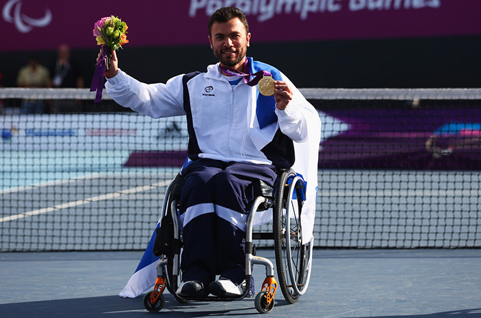 מצע מתומצת- מפלגת אנטיפה by Shahar Gorali - Illustrated by שחר גורלי, הדר יקיר ונגה שרון - Ourboox.com