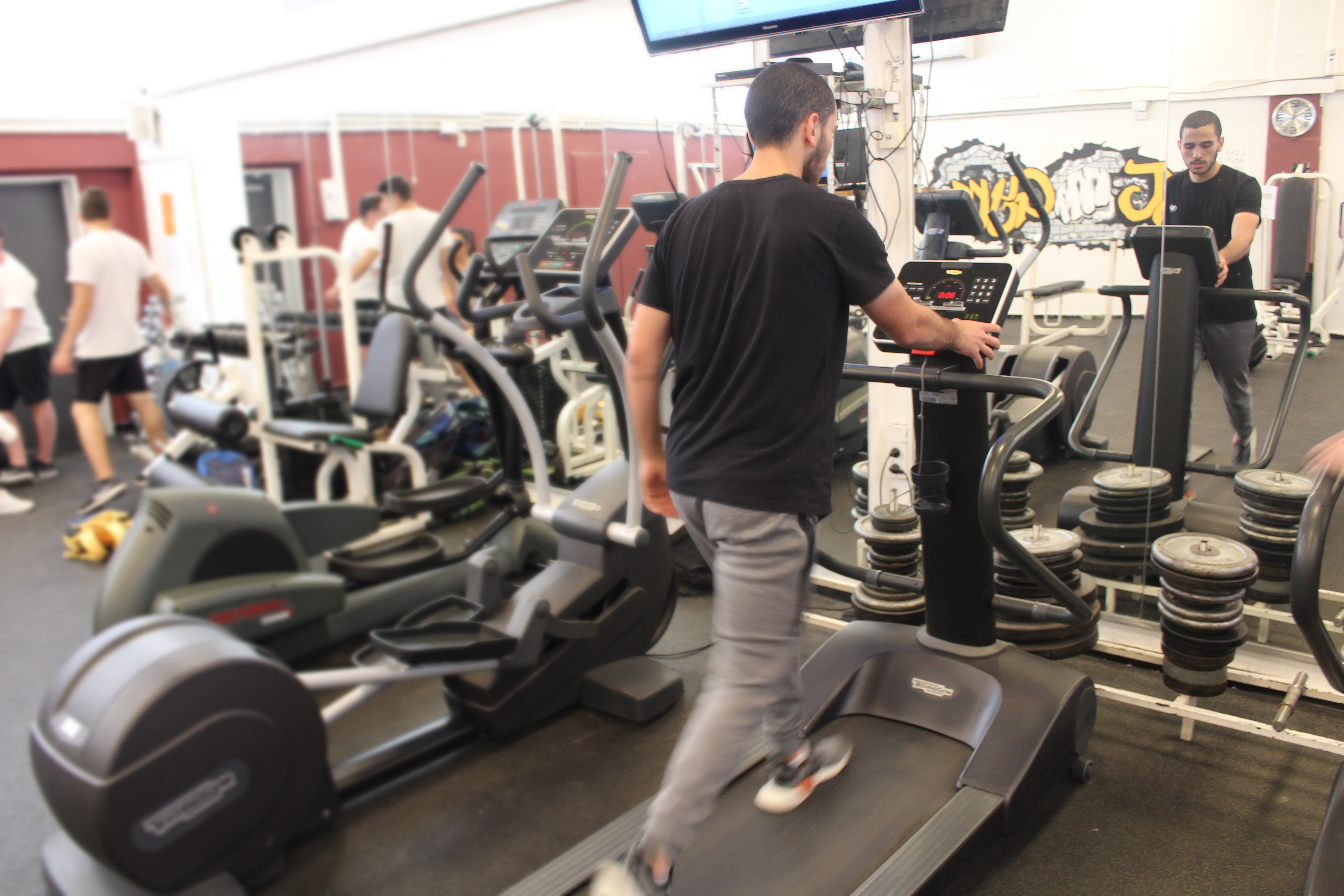 עבודת גמר צילום מעשי by bar - Illustrated by בר איס - Ourboox.com