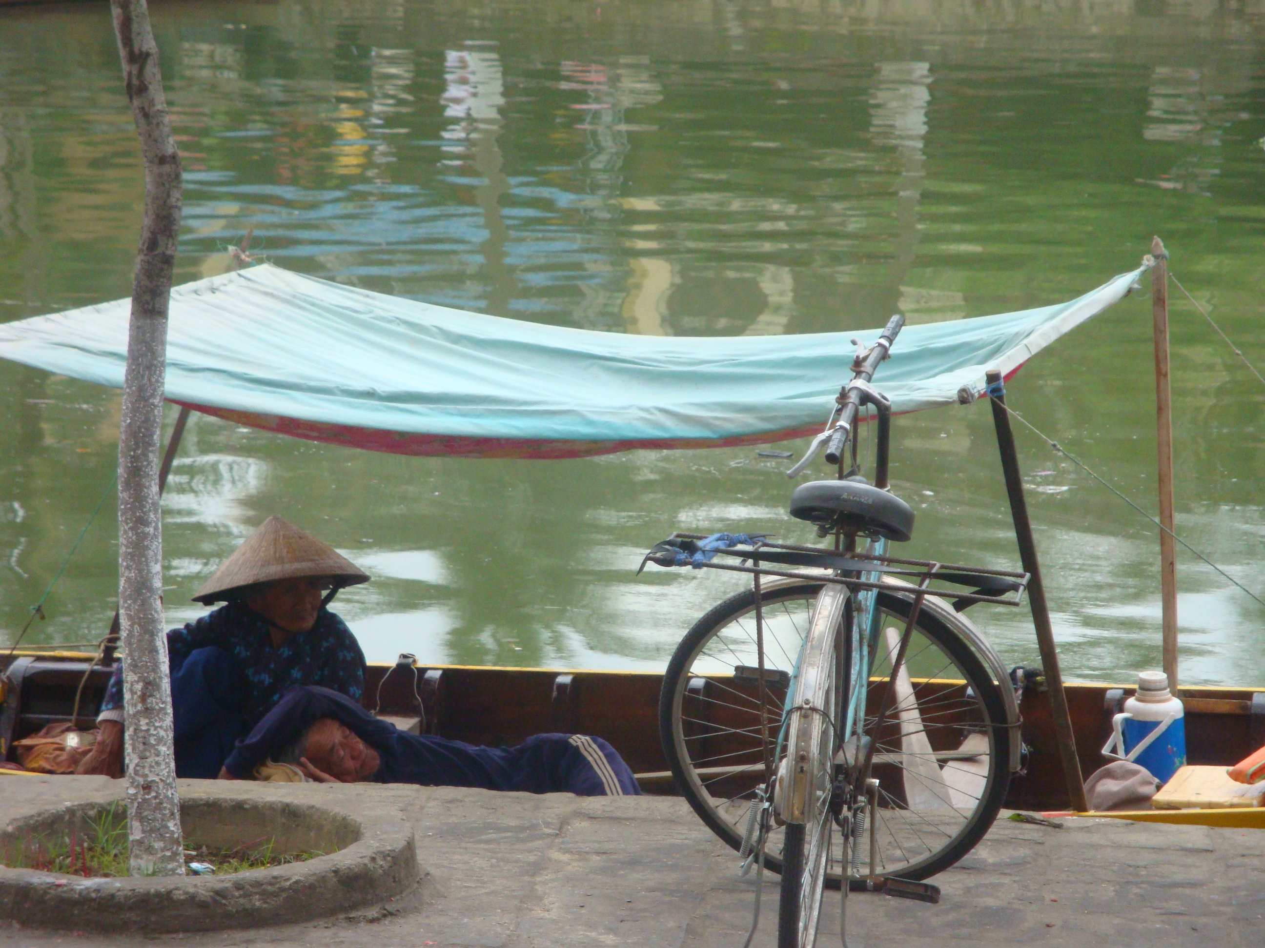 Lost in the city by XISCA - Ourboox.com