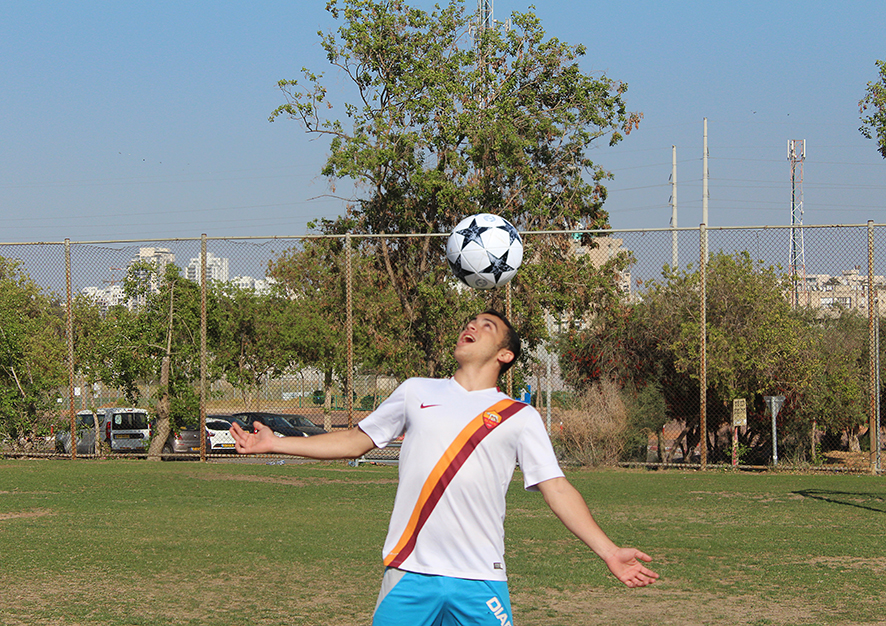 כדורגל by daniel petilon - Ourboox.com