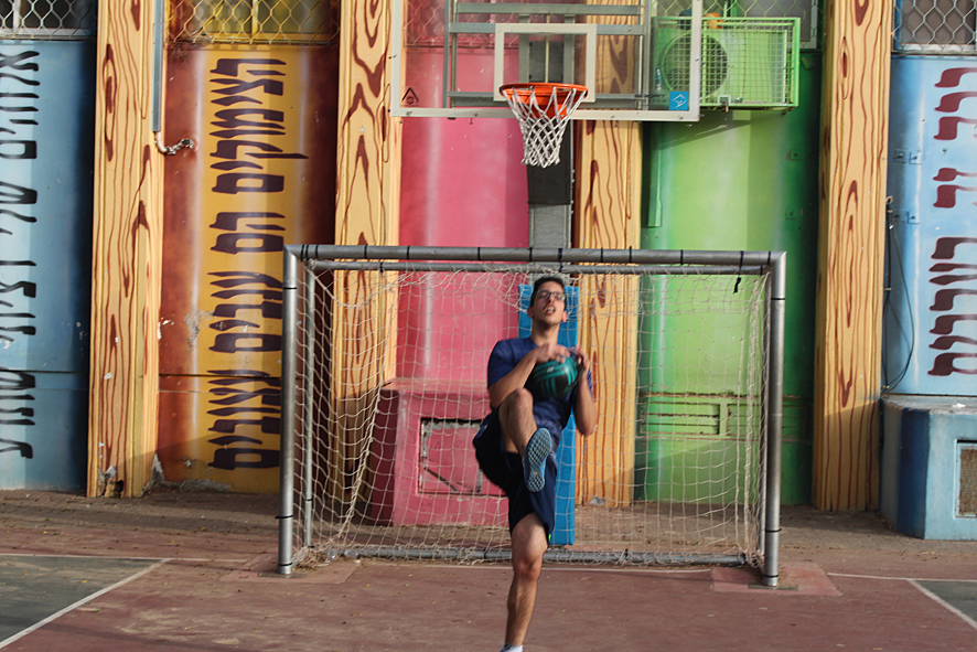 כדורגל by daniel petilon - Ourboox.com