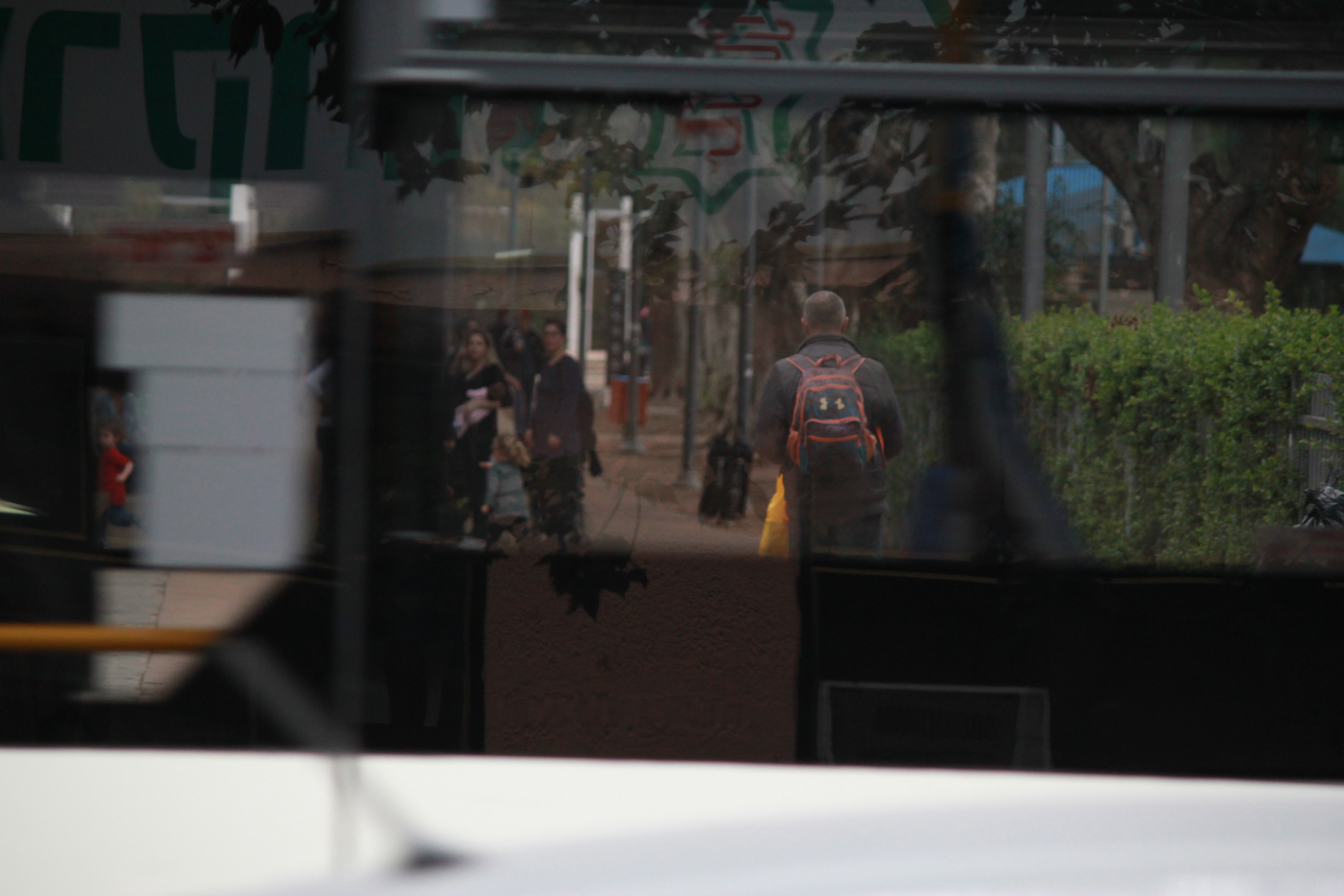 פרויקט בצילום – צילומי רחוב by eliadK - Illustrated by אליעד קיטייב - Ourboox.com