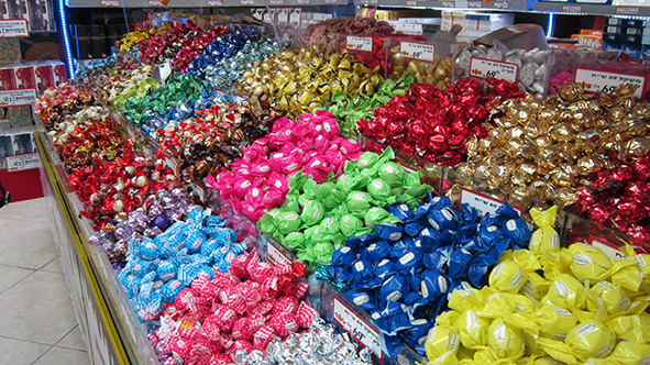 עבודת חקר בנושא צילומי רחוב by NOA ATIA - Illustrated by נועה עטיה - Ourboox.com