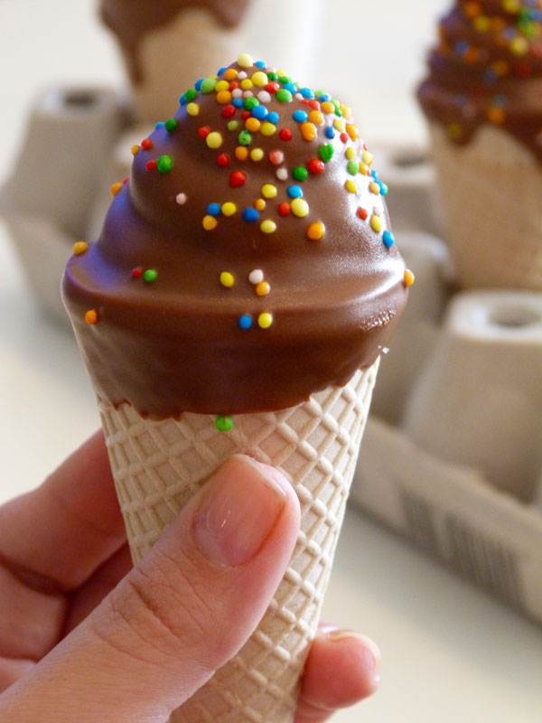 First English words – מילים ראשונות באנגלית by beata - Illustrated by beata berdichevsy - Ourboox.com