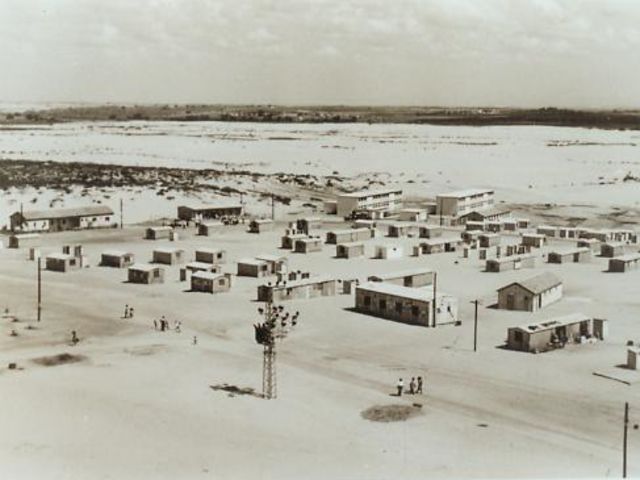 אשדוד עירי חוגגת 60 by ronit ben simon - Illustrated by כתבה ויצרה: תמר גיפס, כיתה ד