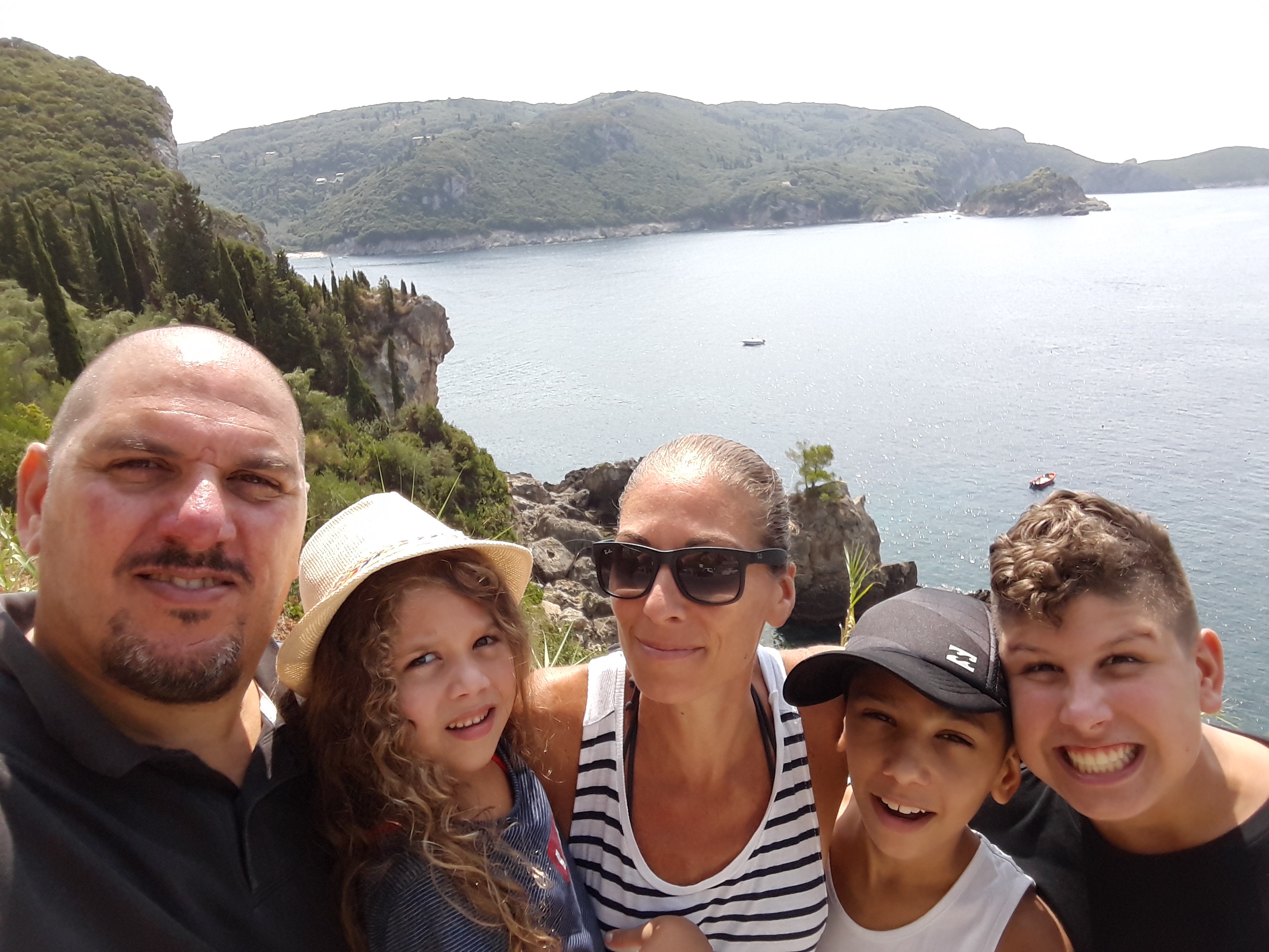 שורשים by Ori Shemesh - Ourboox.com