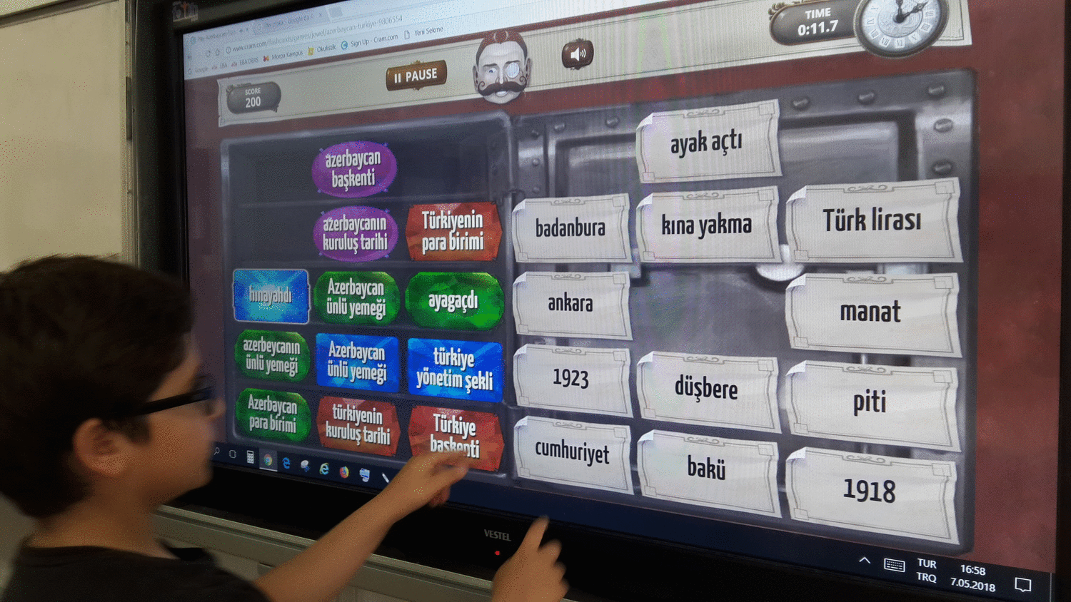 İKİ DEVLET BİR MİLLET eğitimde web 2.00 araçları kullanımı by İki Devlet,Bir Millet 