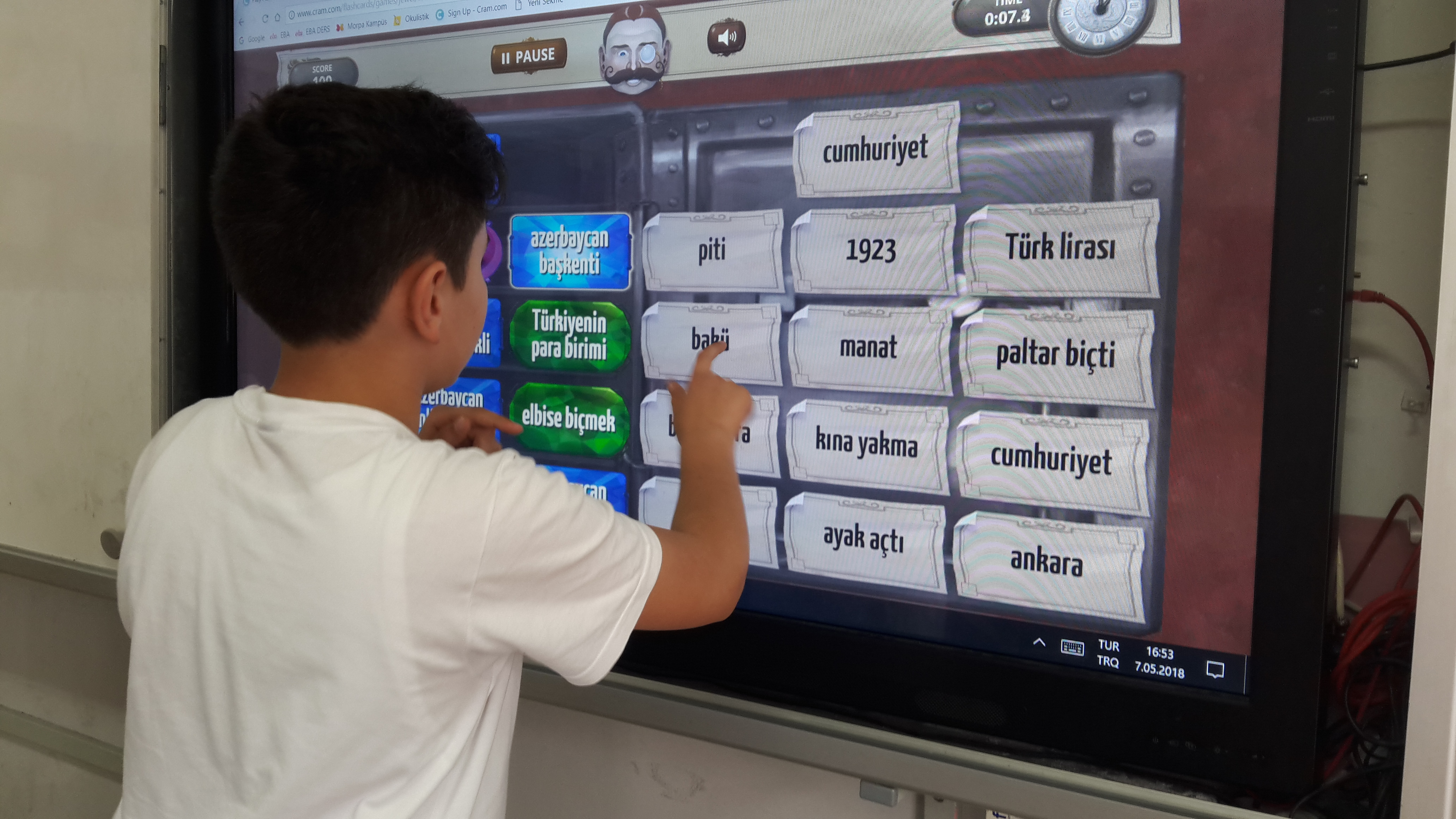 İKİ DEVLET BİR MİLLET eğitimde web 2.00 araçları kullanımı by İki Devlet,Bir Millet 