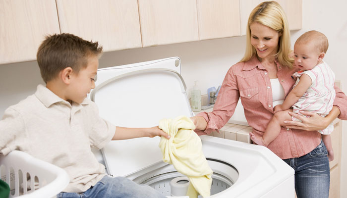 מסמרים בגדר by Naama elias - Illustrated by אורית ונעמה - Ourboox.com